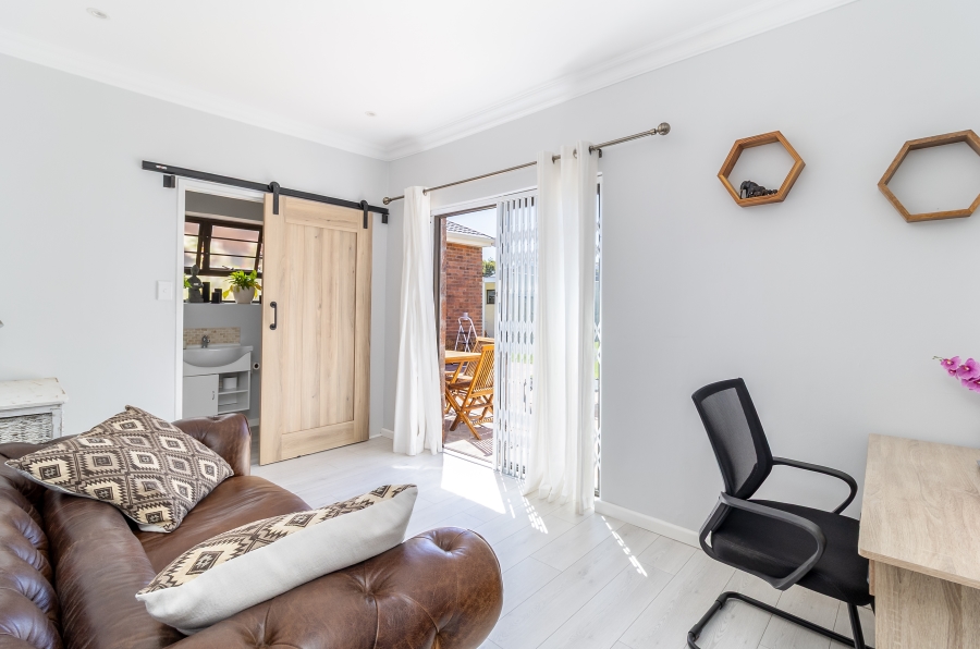 4 Bedroom Property for Sale in Kirstenhof Western Cape